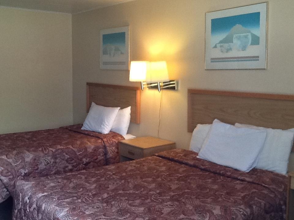 Silver Spur Motel Ландер Екстериор снимка